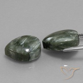 Gemas de serafinita Verde terroso natural de 12.57 ct, En forma de pera, Opaco