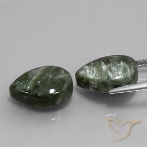 Gemas de Serafinita Verde grisáceo natural de 11.00 ct, En forma de pera, Opaco