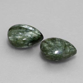 Gemas de serafinita verde natural de 9,45 ct, en forma de pera, opaco