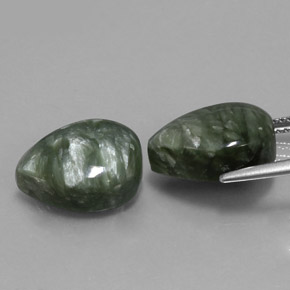 Gemas de serafinita verde natural de  ct, en forma de pera, opaco