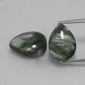 Gemas de serafinita verde natural de  ct, en forma de pera, opaco