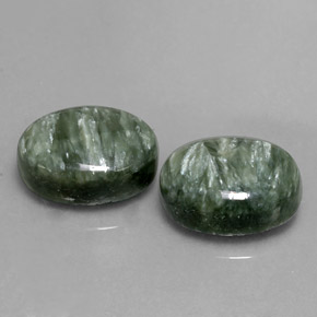 Gemas de serafinita verde natural de  ct, corte óvalo, opaco
