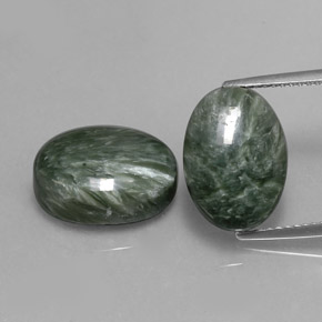Gemas de serafinita verde natural de  ct, corte óvalo, opaco