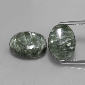 Gemas de serafinita verde natural de  ct, corte óvalo, opaco