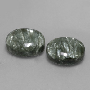 Gemas de serafinita verde natural de  ct, corte óvalo, opaco