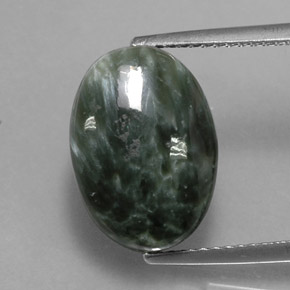Serafinita verde natural de 7,19 ct, corte óvalo, opaco