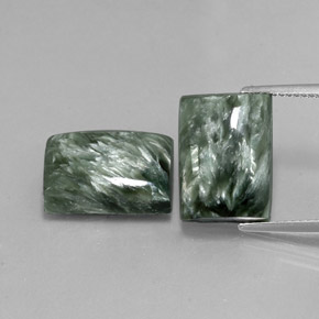 Gemas de serafinita verde natural de  ct, baguette, opaco