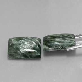 Gemas de serafinita verde natural de  ct, baguette, opaco