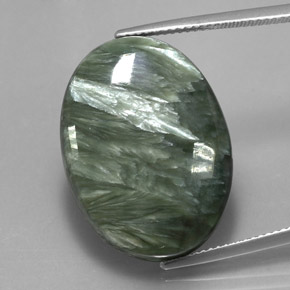 Serafinita verde natural de 20,25 ct, corte óvalo, opaco