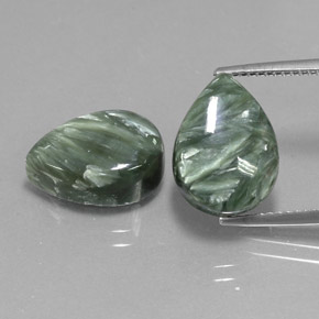 Gemas de serafinita verde natural de  ct, en forma de pera, opaco
