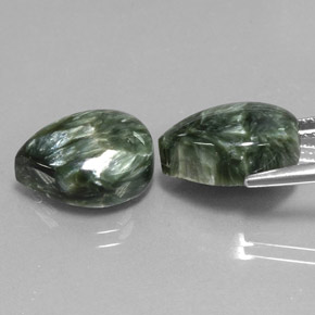 Gemas de serafinita verde natural de  ct, en forma de pera, opaco