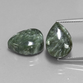Gemas de serafinita verde natural de  ct, en forma de pera, opaco