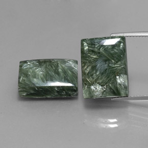 Gemas de serafinita verde natural de  ct, baguette, opaco