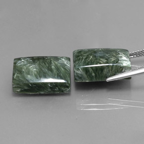 Gemas de serafinita verde natural de  ct, baguette, opaco