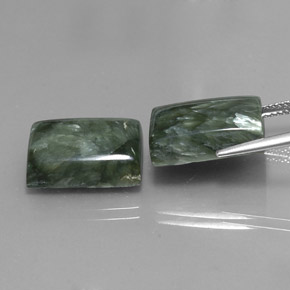 Gemas de serafinita verde natural de  ct, baguette, opaco