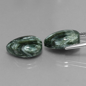 Gemas de serafinita verde natural de  ct, en forma de pera, opaco