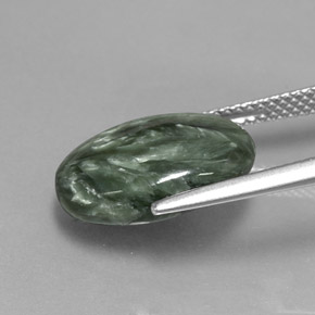 Serafinita verde natural de 6,39 ct, corte óvalo, opaco