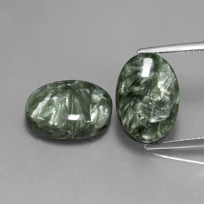 Gemas de serafinita verde natural de  ct, corte óvalo, opaco
