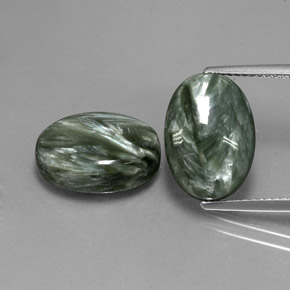 Gemas de serafinita verde natural de 13,00 ct, corte óvalo, opaco