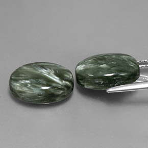Gemas de serafinita verde natural de 13,00 ct, corte óvalo, opaco