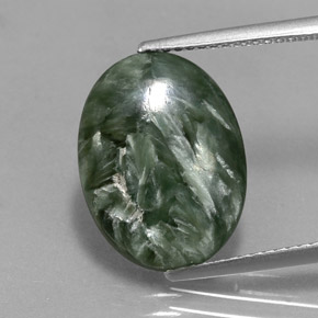 Serafinita verde natural de 6,39 ct, corte óvalo, opaco
