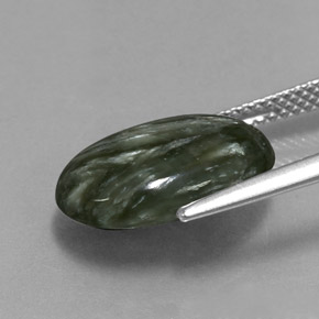 Serafinita verde natural de 5,60 ct, corte óvalo, opaco