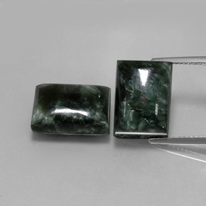 Gemas de serafinita verde natural de  ct, baguette, opaco