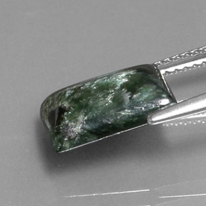 Serafinita verde natural de 3,31 ct, baguette, opaco
