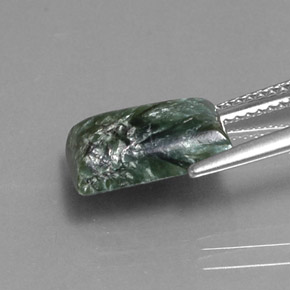 Serafinita verde natural de 3,68 ct, baguette, opaco