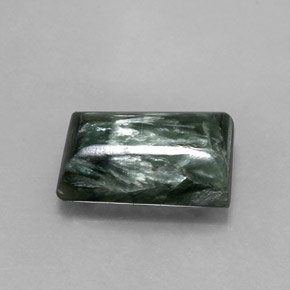 Serafinita verde natural de 5,60 ct, baguette, opaco