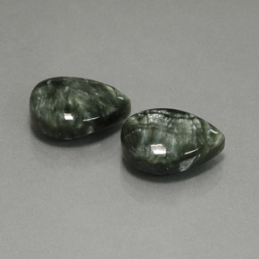 Gemas de serafinita verde natural de  ct, en forma de pera, opaco