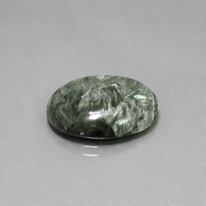 Serafinita verde natural de 8,99 ct, corte óvalo, opaco