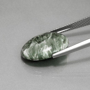 Serafinita verde natural de 8,99 ct, corte óvalo, opaco