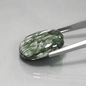 Serafinita verde natural de 11,95 ct, corte óvalo, opaco