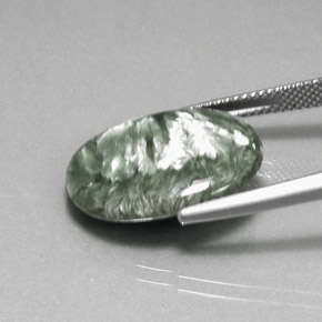 Serafinita verde natural de 8,72 ct, corte óvalo, opaco
