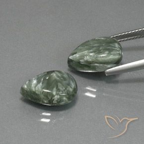 Gemas de serafinita Verde medio natural de 10.07 ct, En forma de pera, Opaco