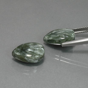Gemas de serafinita verde natural de 10,72 ct, en forma de pera, opaco