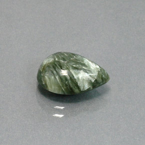 Serafinita verde natural de 3,60 ct, en forma de pera, opaco