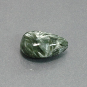 Serafinita verde natural de 4,70 ct, en forma de pera, opaco