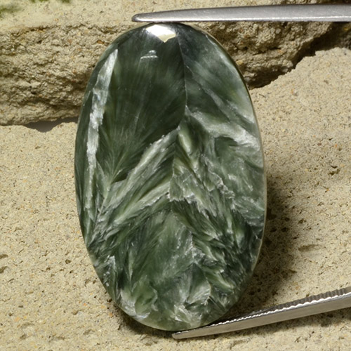 Serafinita verde natural de 32,78 ct, corte óvalo, opaco