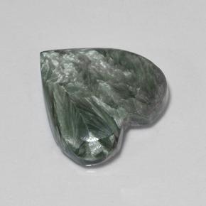 Serafinita verde natural de 6,77 ct, forma de corazón, opaco