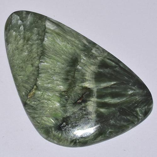 Serafinita verde natural de 21,43 ct, forma elegante, opaco