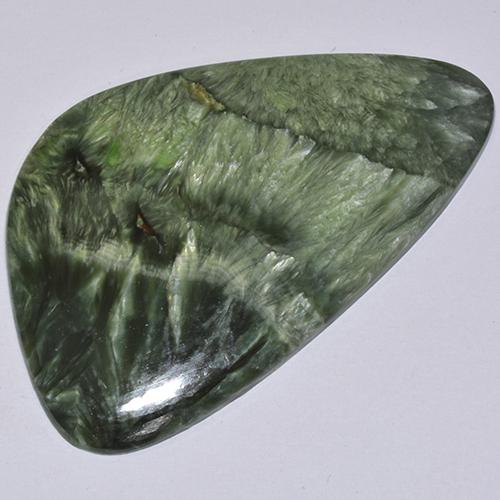 Serafinita verde natural de 21,43 ct, forma elegante, opaco