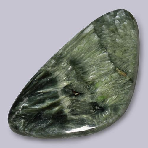 Serafinita verde natural de 21,43 ct, forma elegante, opaco