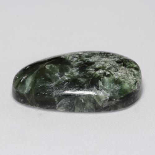 Serafinita verde natural de 6,42 ct, forma elegante, opaco