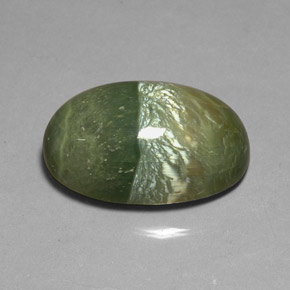 Serpentina verde natural de 38,22 ct, corte óvalo, opaco