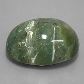 Serpentina verde natural de 42,50 ct, corte óvalo, opaco