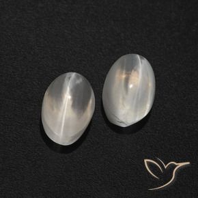 Gemas de Silimanita Ojo de Gato Blanco claro natural de 2.29 ct, Ovalada, Translúcido