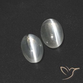 Gemas de Silimanita Ojo de Gato Blanco claro natural de 1.89 ct, Ovalada, Translúcido