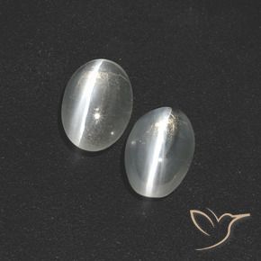 Gemas de Silimanita Ojo de Gato Blanco claro natural de 1.89 ct, Ovalada, Translúcido